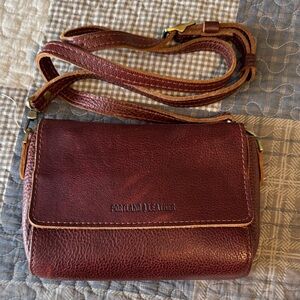 Portland Leather Small Metro Crossbody CinnamonBear
